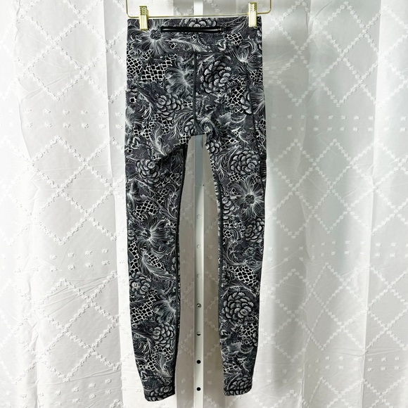 🤖 28. LULULEMON Speed Up Tight FO Luxtreme 28” Nouveau Starlight Black White 2 - Picture 2 of 9
